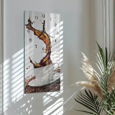 Wanduhr design ausgefallen vertikal Eine Tasse Kaffee
