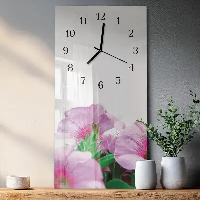 Moderne wanduhr vertikal Primeln