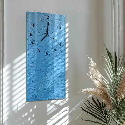 Vertikale Uhr Ein Tropfen Wasser