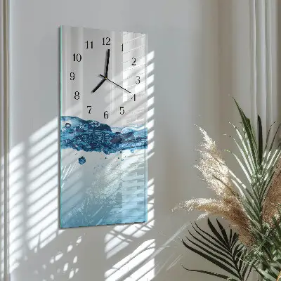 Vertikale Uhr Wasser