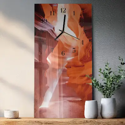 Wanduhr design ausgefallen vertikal Höhle