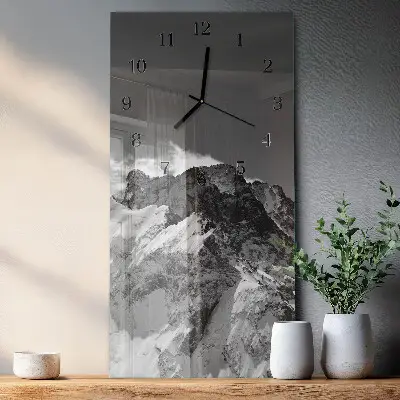 Wanduhr design ausgefallen vertikal Berg