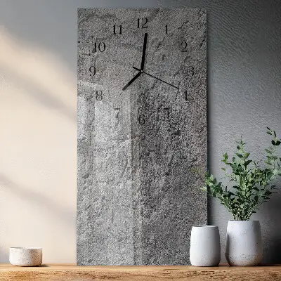Wanduhr design ausgefallen vertikal Betonwand