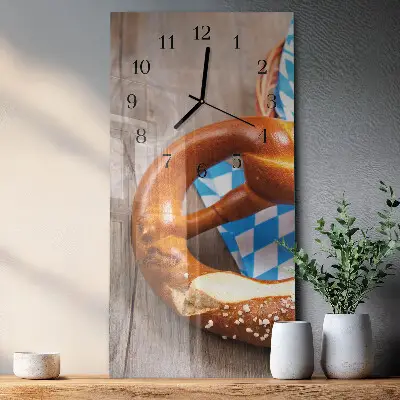 Vertikale glas wanduhr Brezel