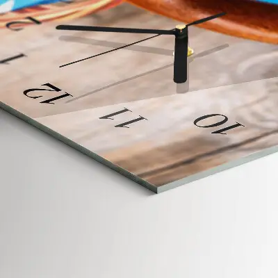 Vertikale glas wanduhr Brezel